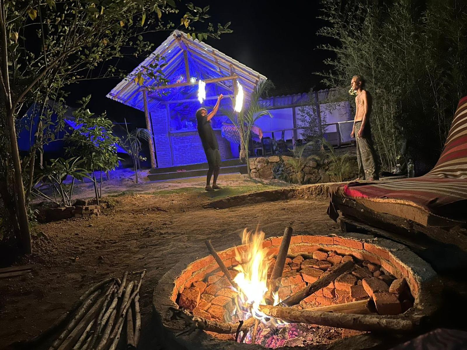 Отель Freedom Camp Элла Экстерьер фото